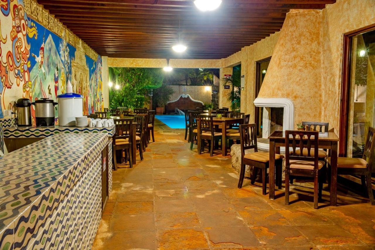 Hotel Casa Del Parque By Ahs Антигуа-Гватемала Экстерьер фото